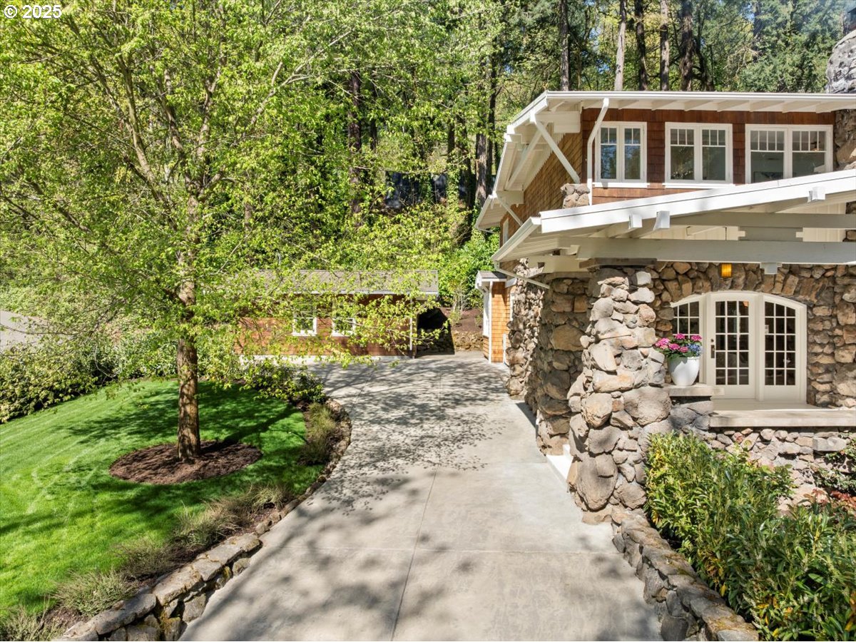 49 BRIARWOOD RD