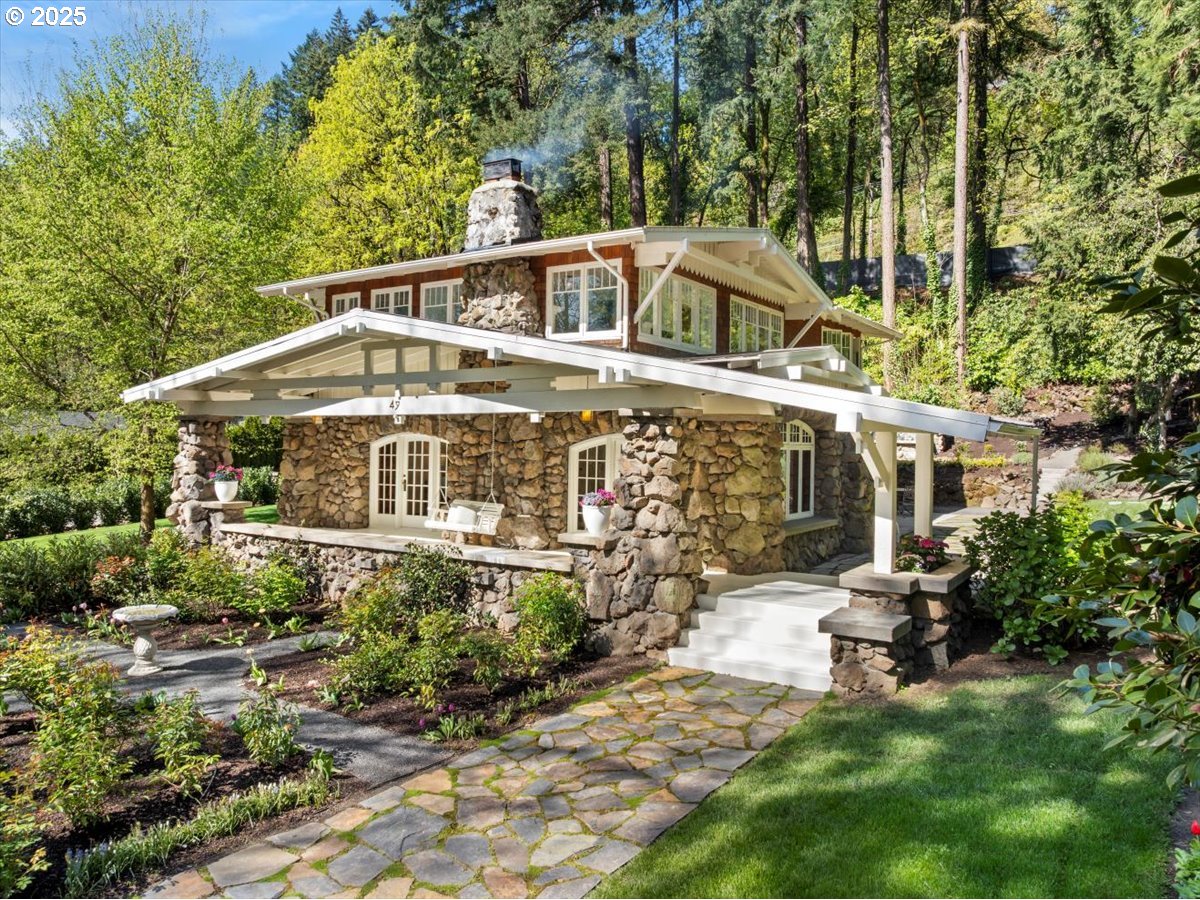 49 BRIARWOOD RD