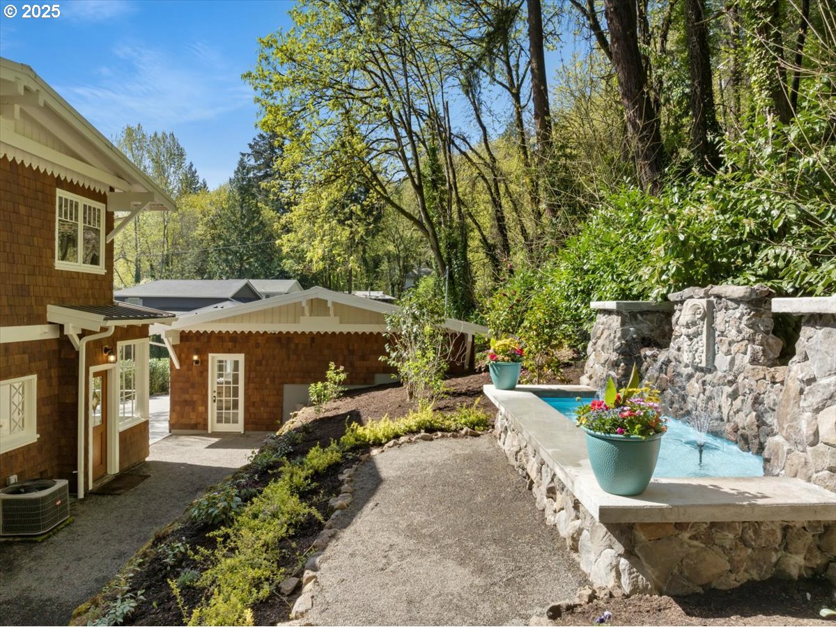 49 BRIARWOOD RD