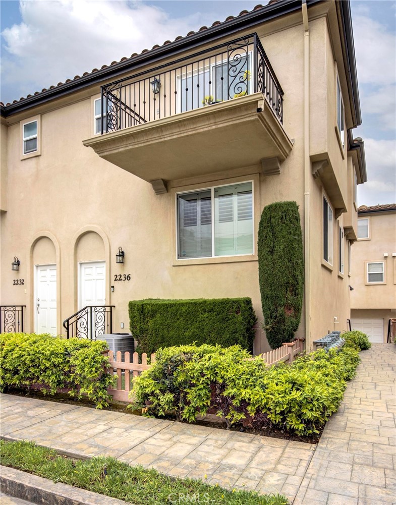 2236 Dominguez Street