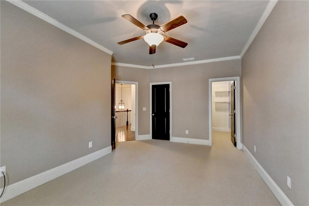 9036 Riverbend Manor