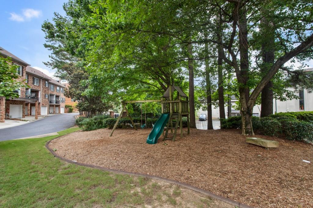 2584 Oglethorpe Circle NE