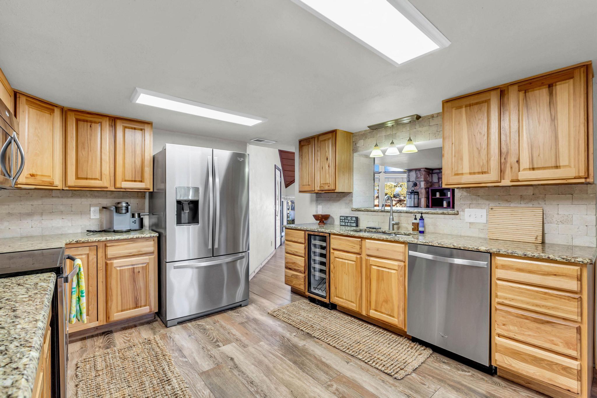 318 Coventry RD