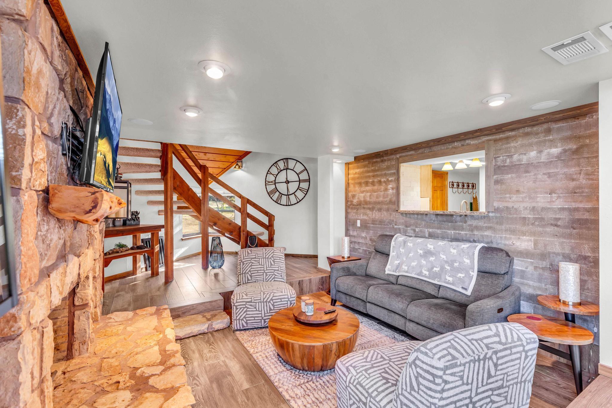 318 Coventry RD