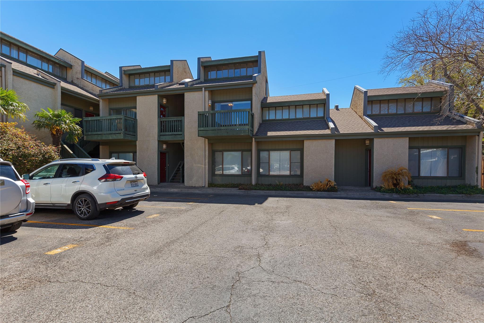 601 Nelray BLVD # 17