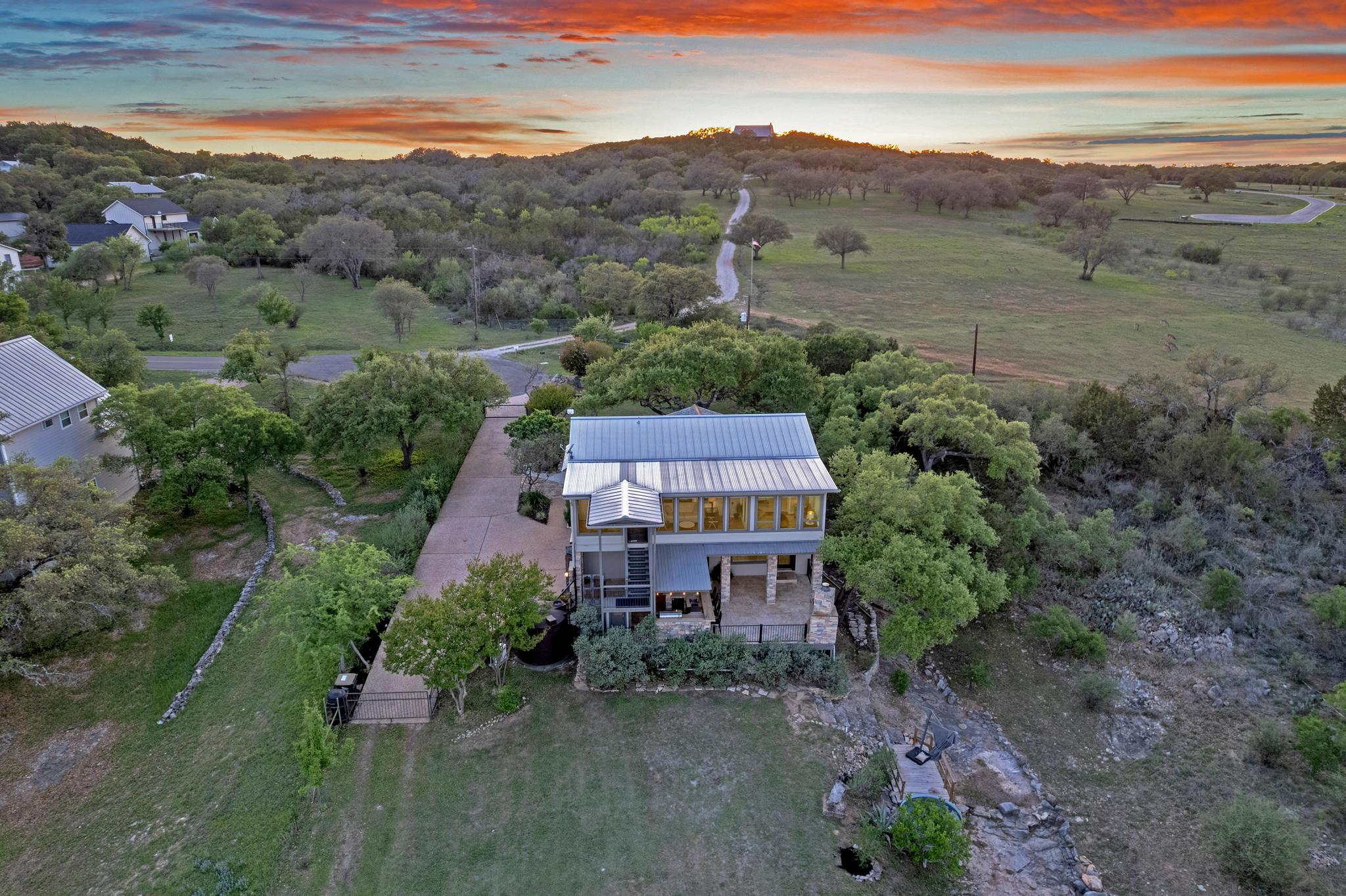 527 County Road 421A