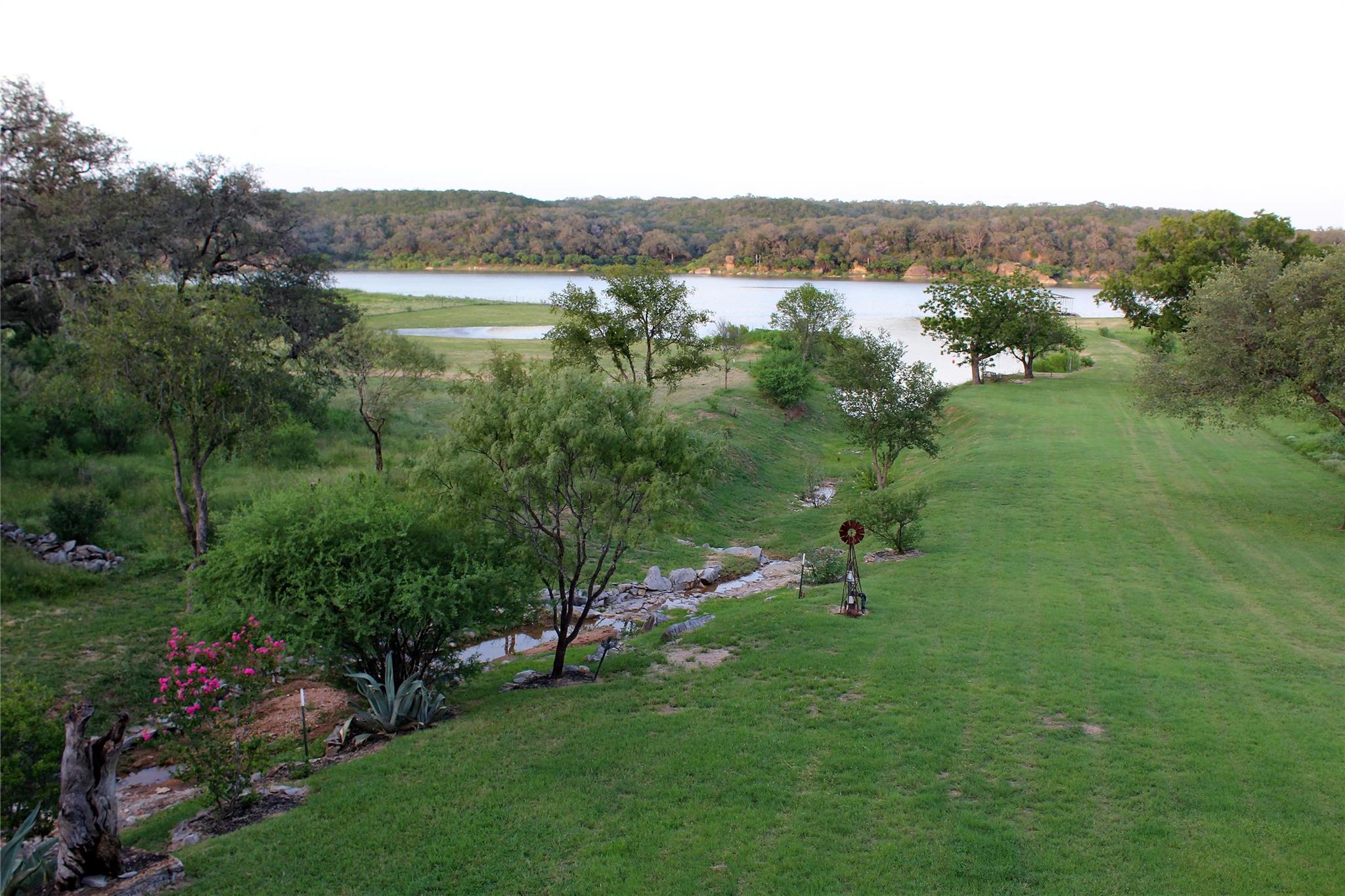 527 County Road 421A