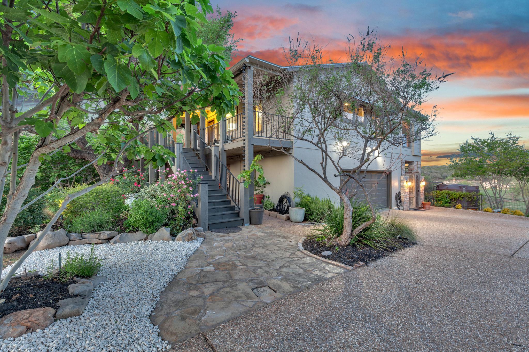 527 County Road 421A