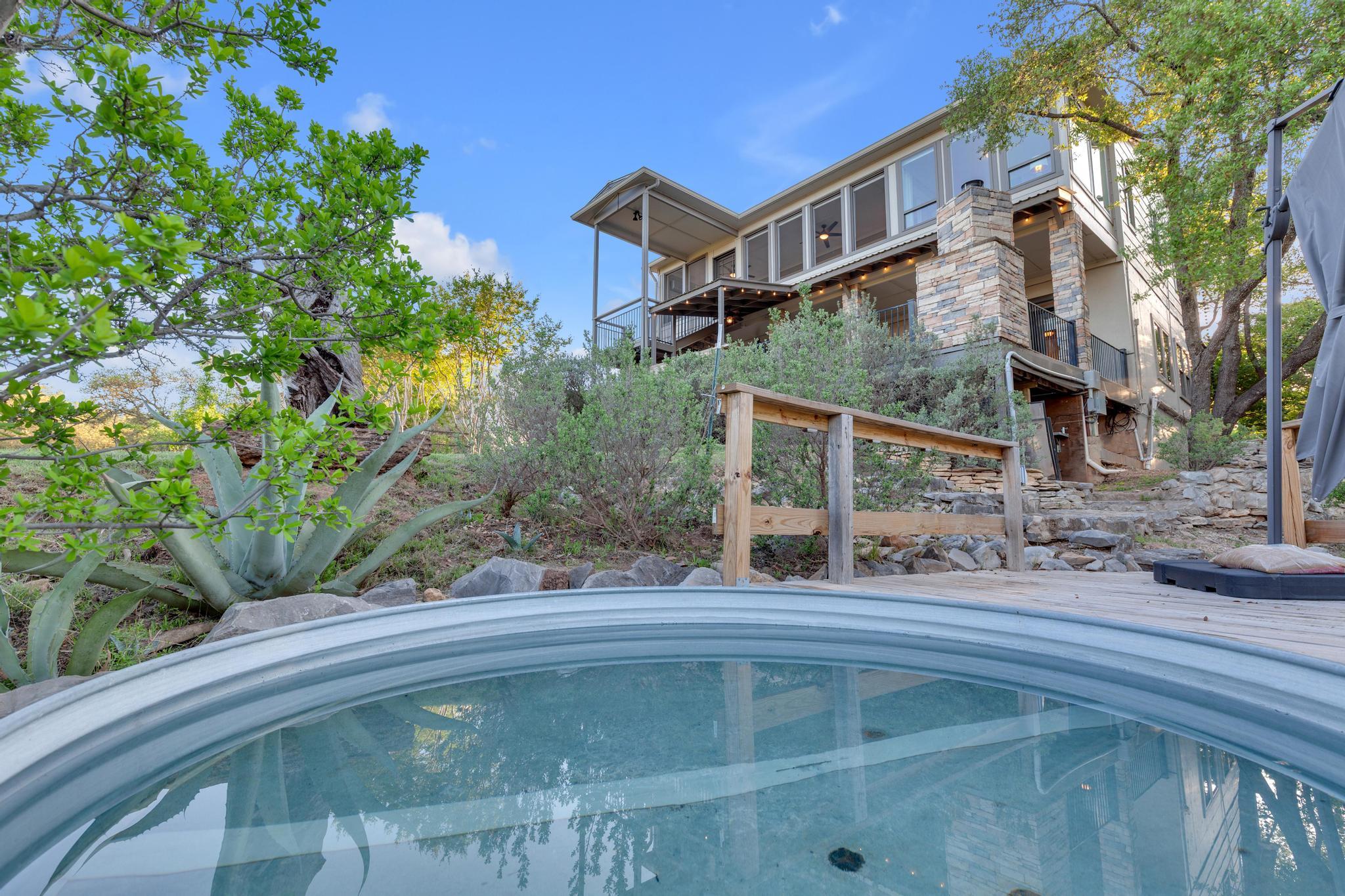 527 County Road 421A