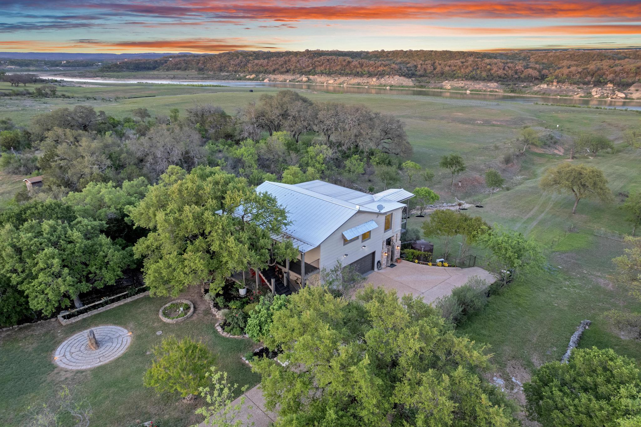 527 County Road 421A