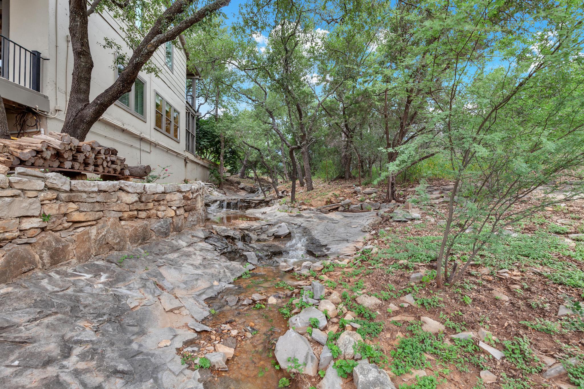 527 County Road 421A