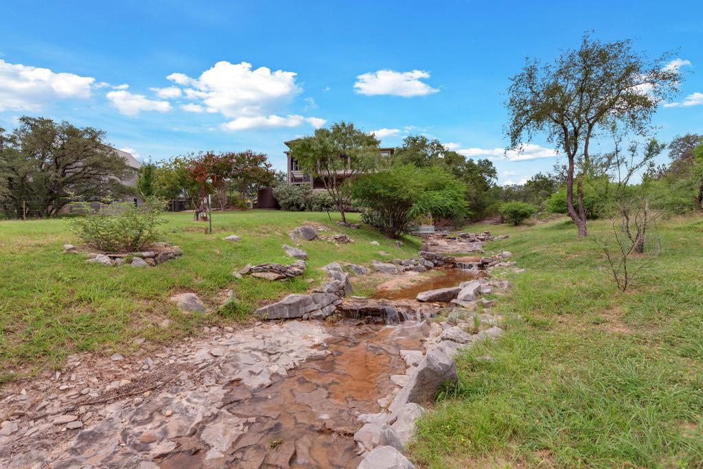 527 County Road 421A