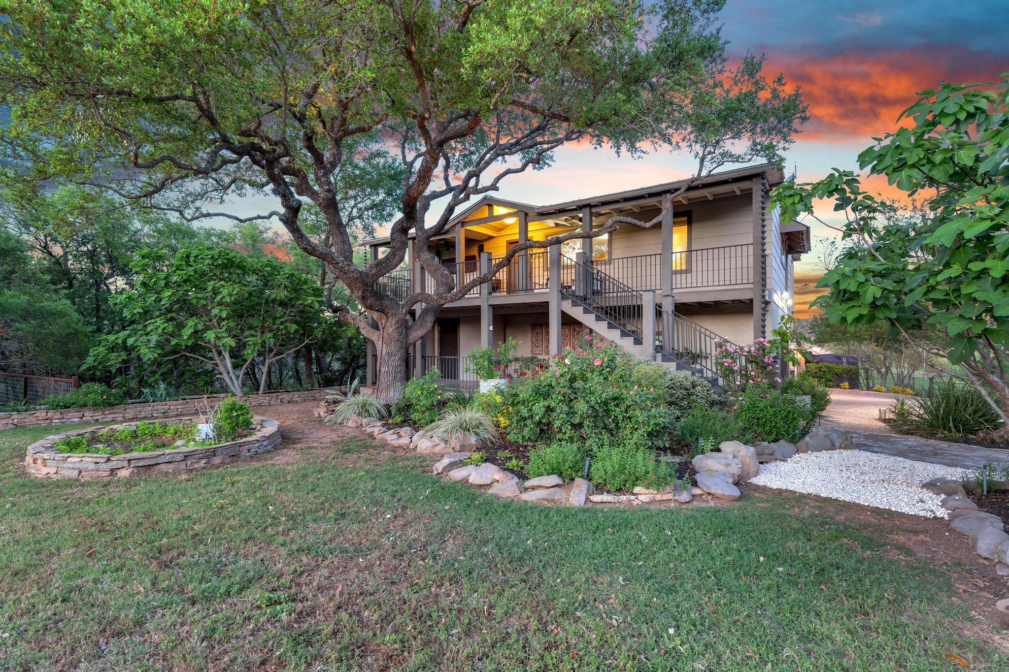 527 County Road 421A