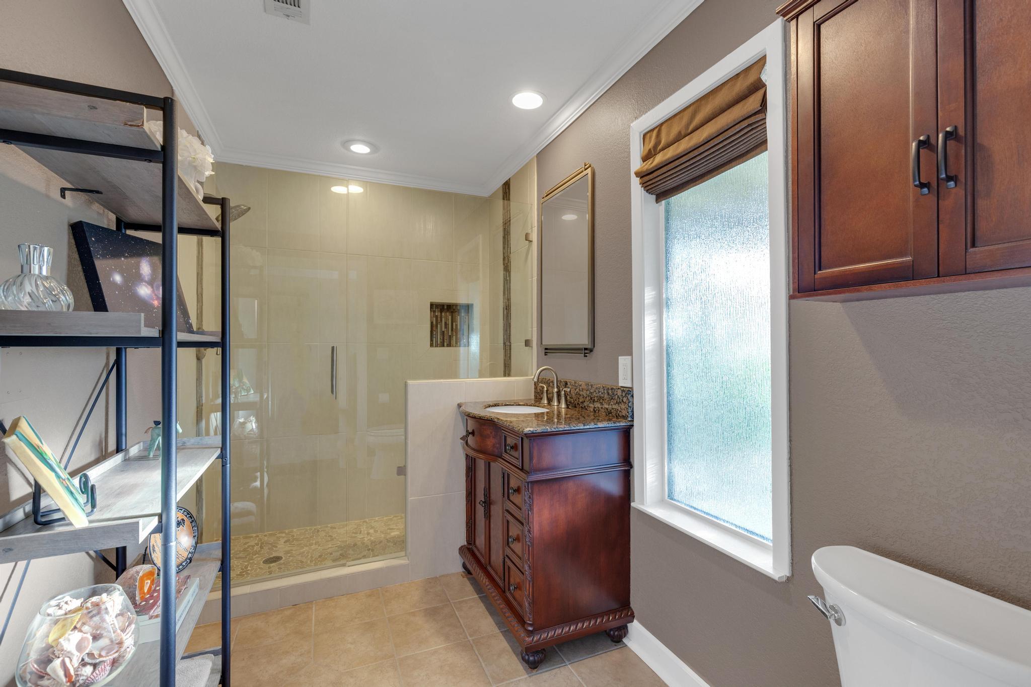 527 County Road 421A