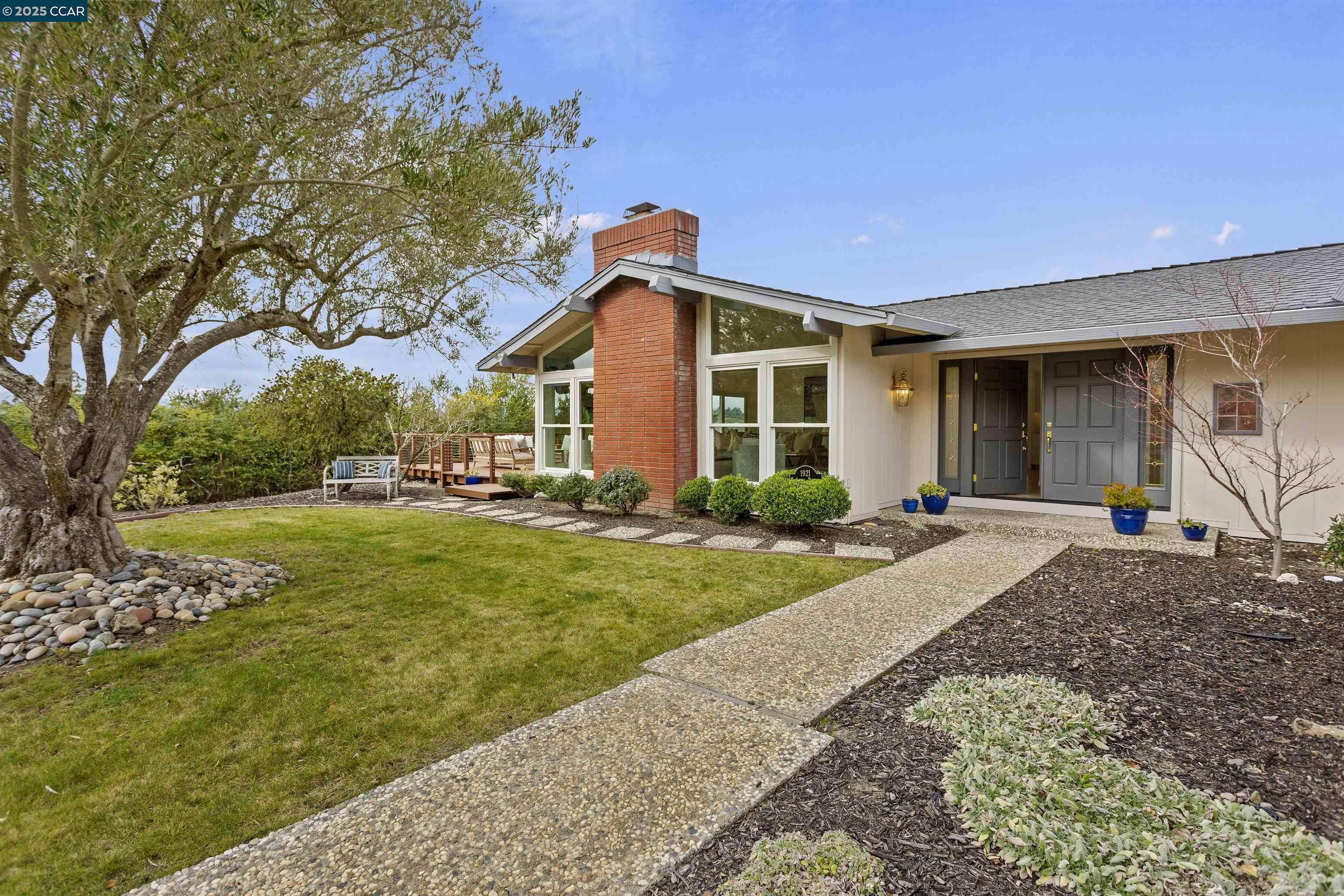 1921 Joseph Dr