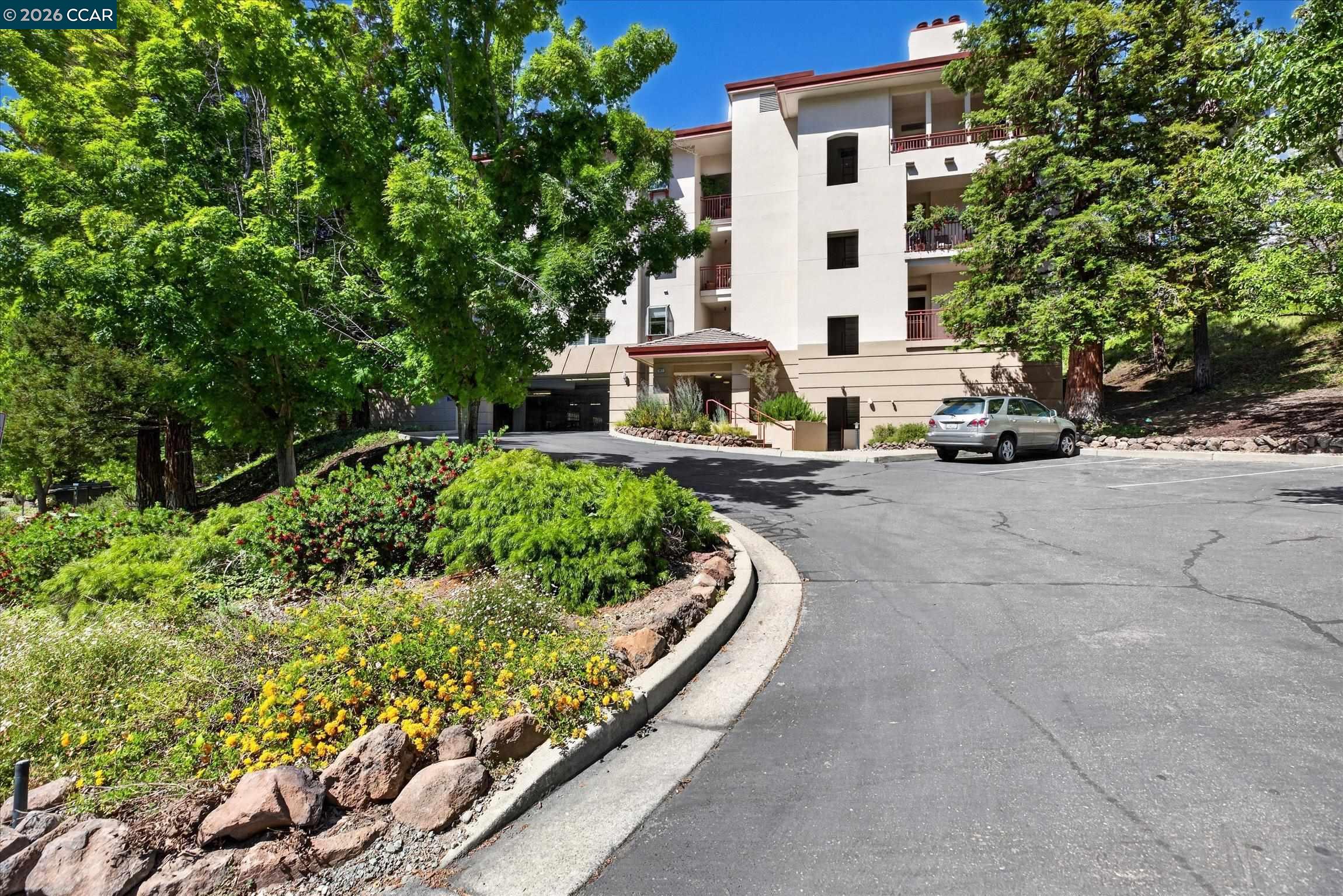 5913 Horsemans Canyon Dr # 5A