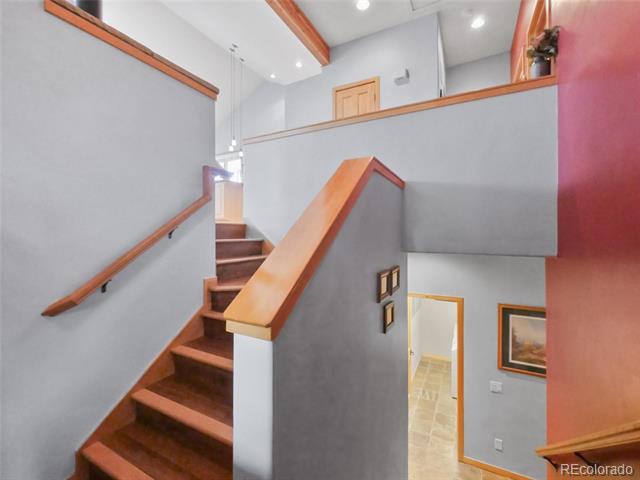 401 Kestrel Lane