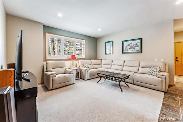 401 Kestrel Lane