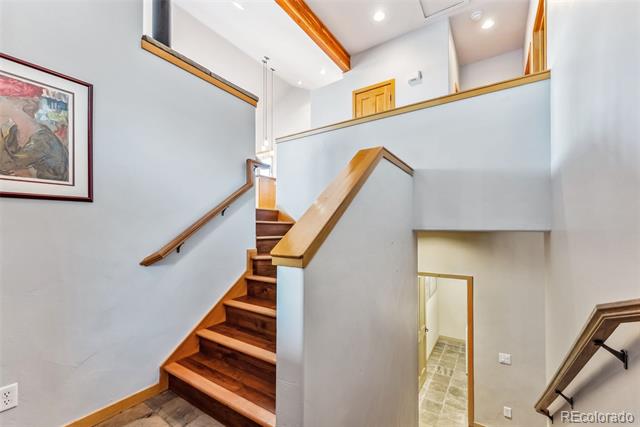 401 Kestrel Lane