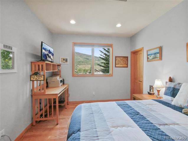 401 Kestrel Lane