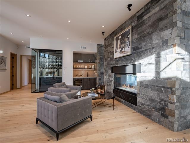 132 N Gold Flake Terrace