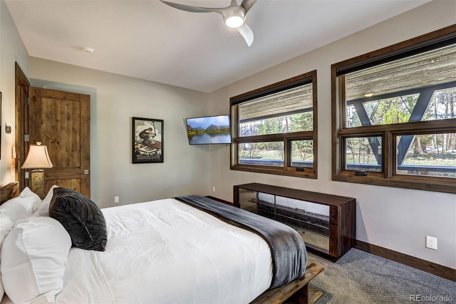 106 N Gold Flake Terrace