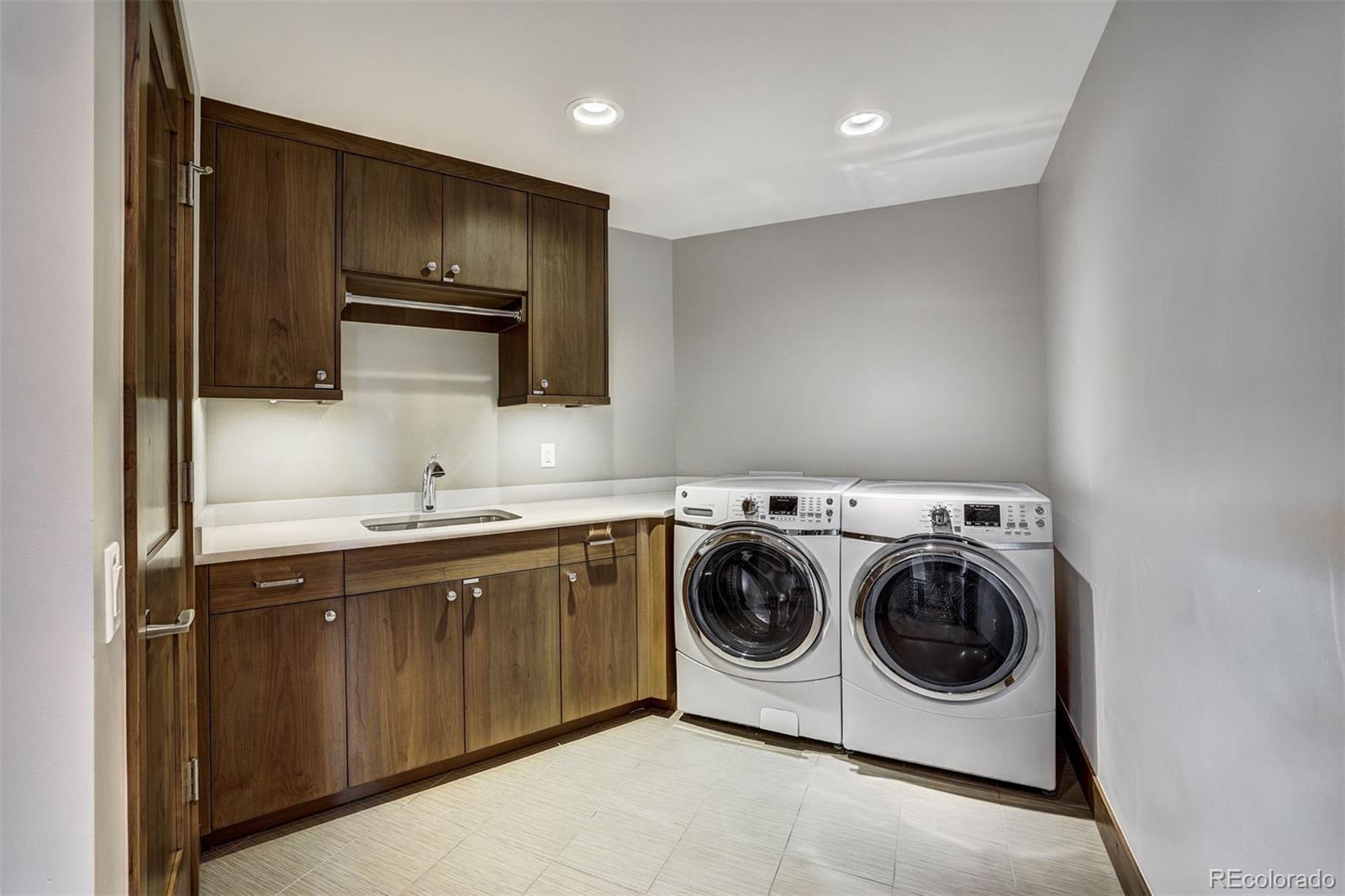 106 N Gold Flake Terrace