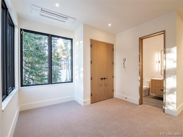 27 Boulder Circle