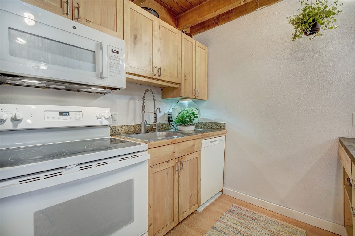 2400 Lodge Pole CIRCLE 108