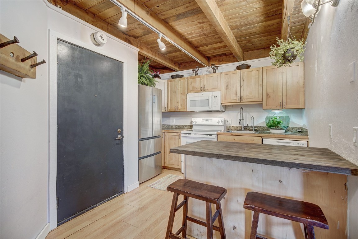 2400 Lodge Pole CIRCLE 108