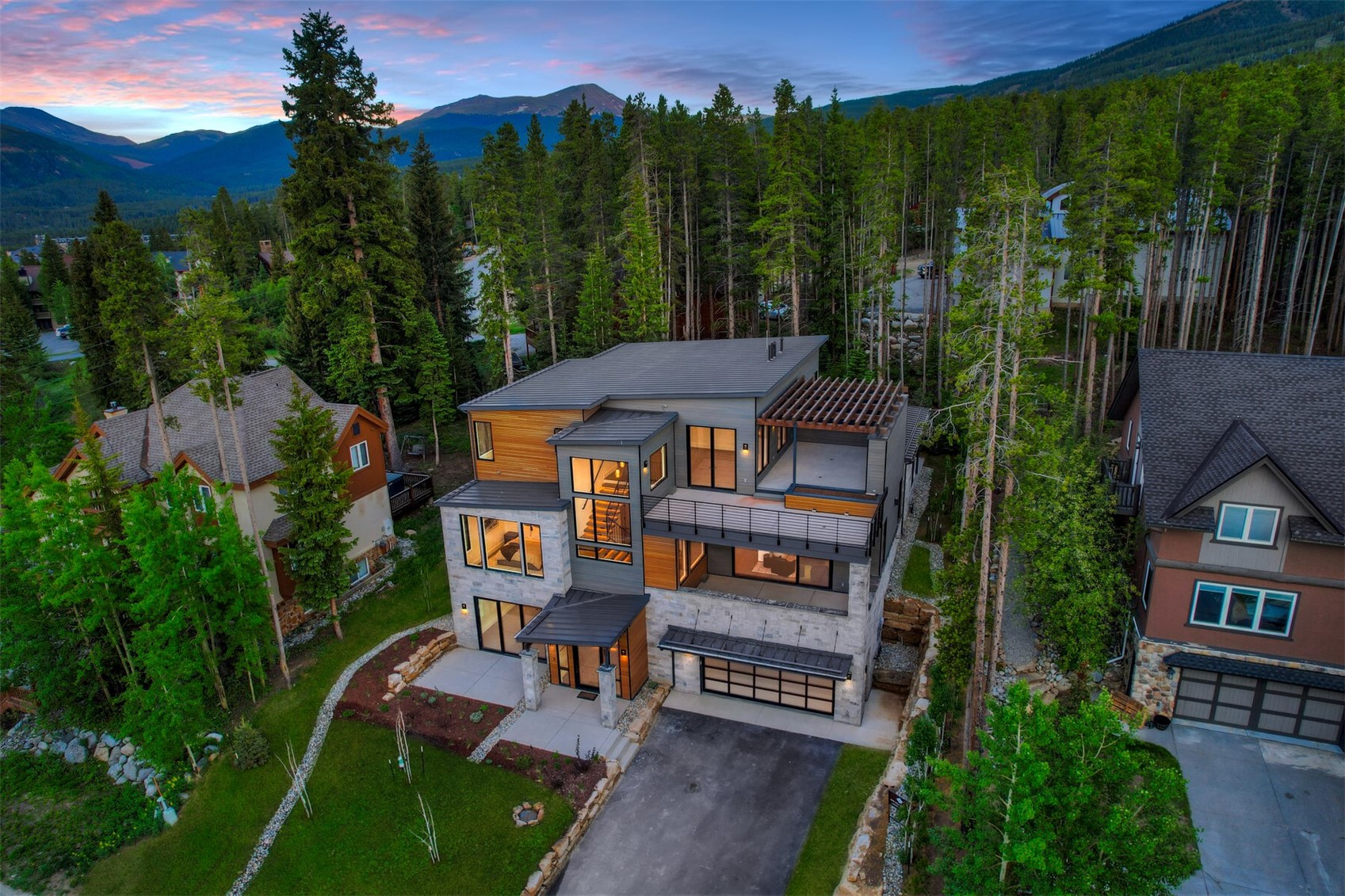 27 Boulder CIRCLE