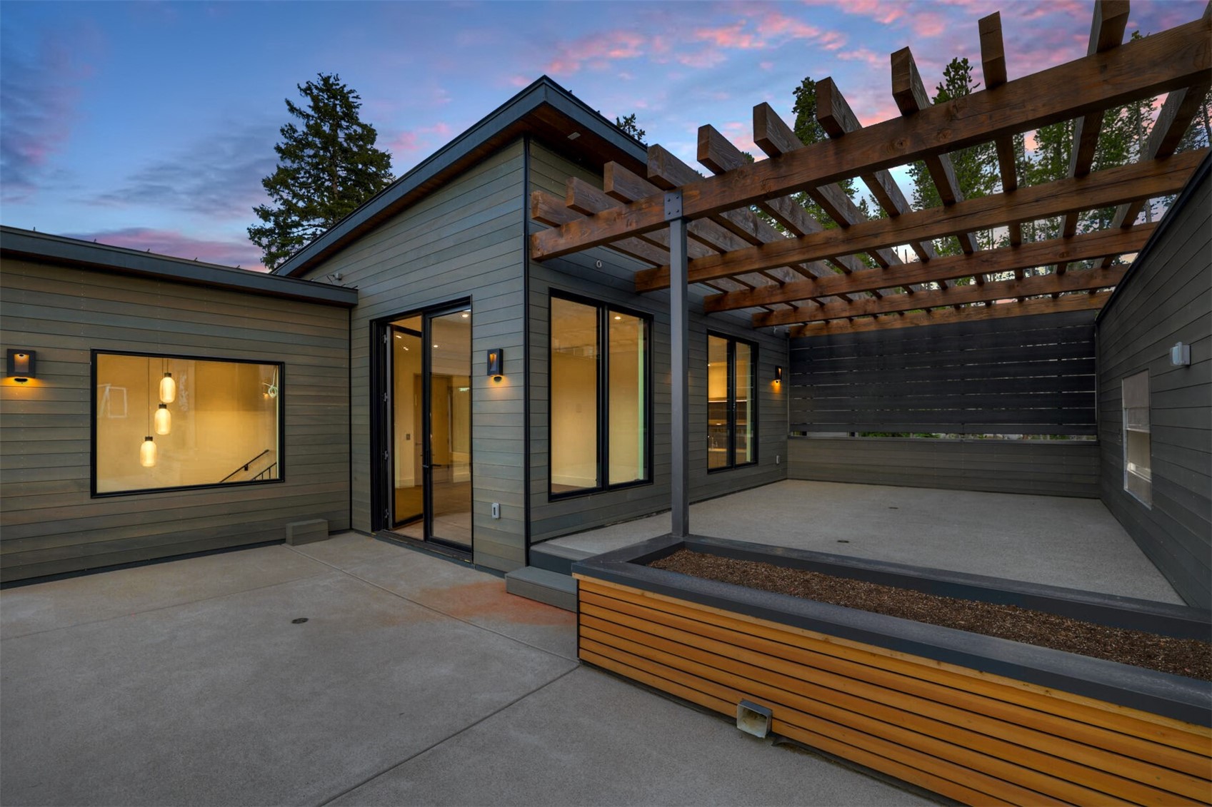27 Boulder CIRCLE