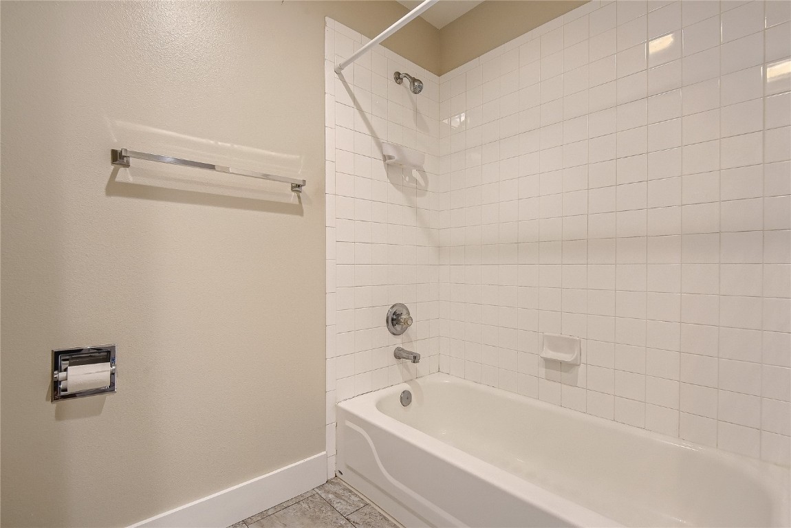 9053 W Phillips DRIVE 0