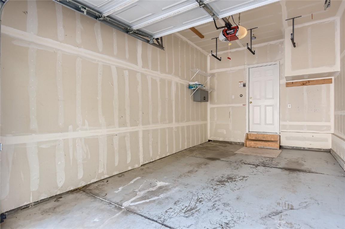 9053 W Phillips DRIVE 0