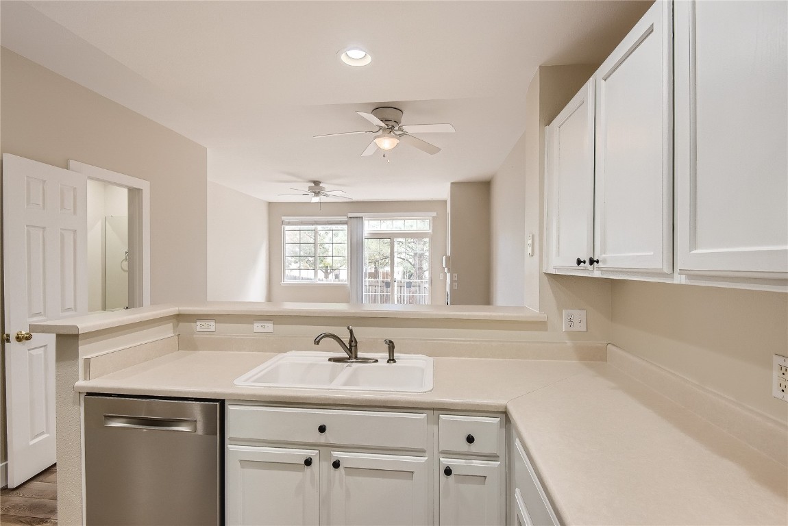 9053 W Phillips DRIVE 0