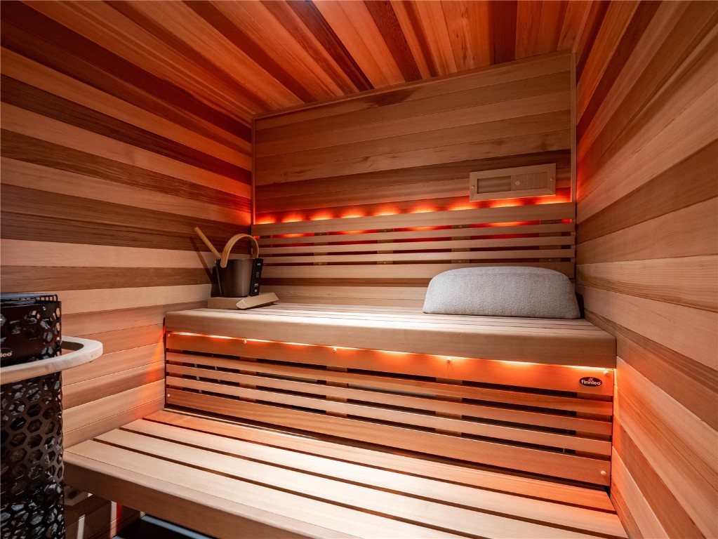 132 N Gold Flake TERRACE