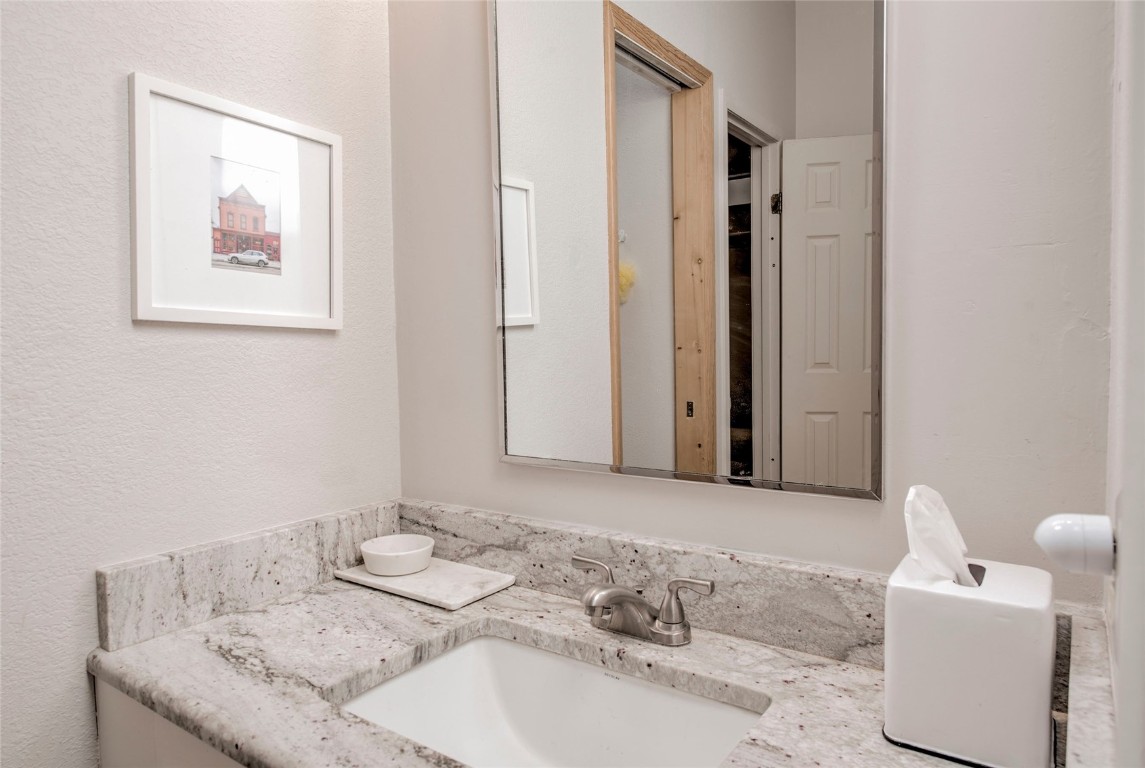 127 Broken Lance DRIVE A203