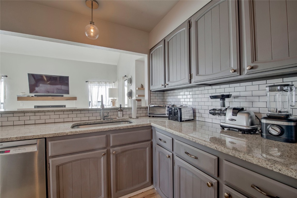 127 Broken Lance DRIVE A203