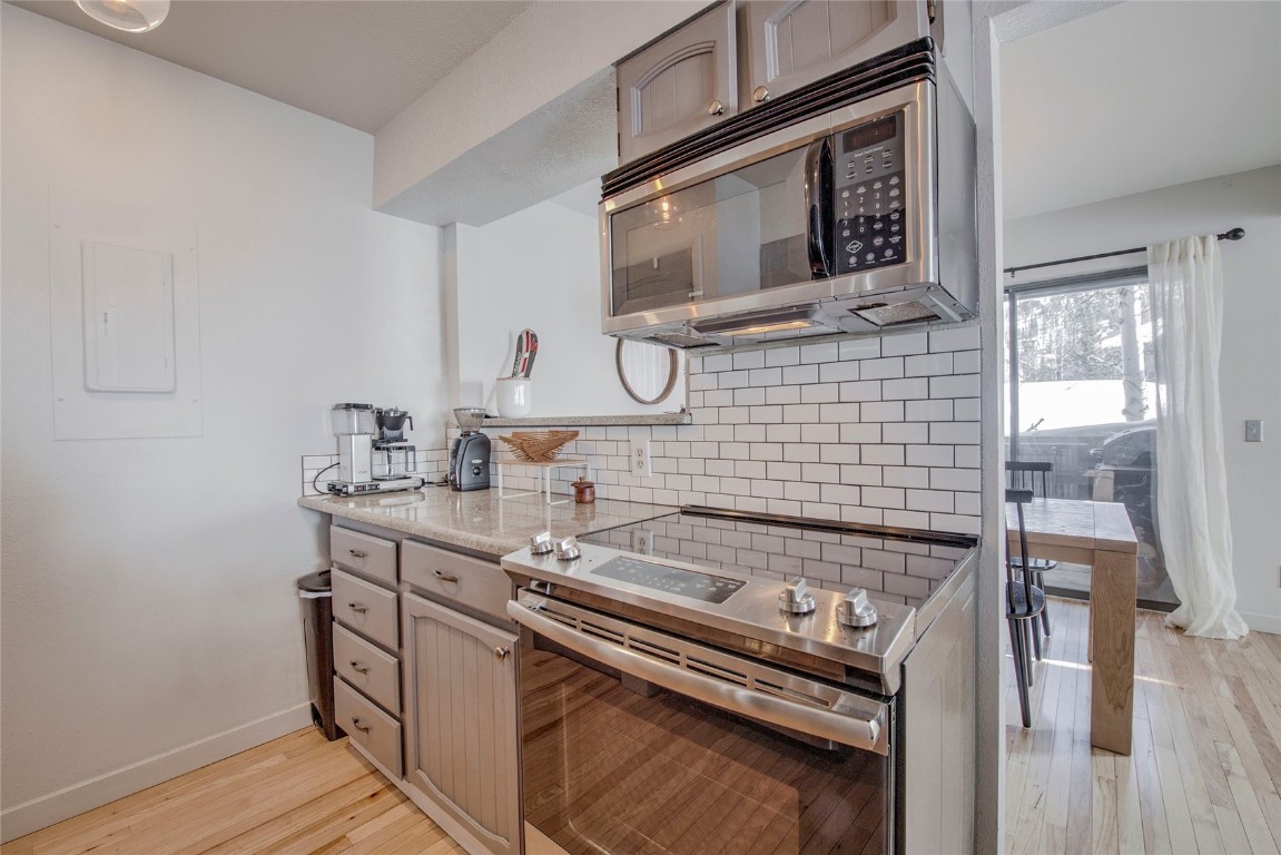 127 Broken Lance DRIVE A203