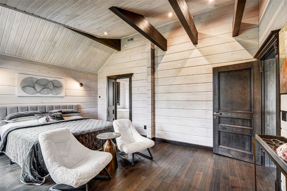 2446 Highlands DRIVE