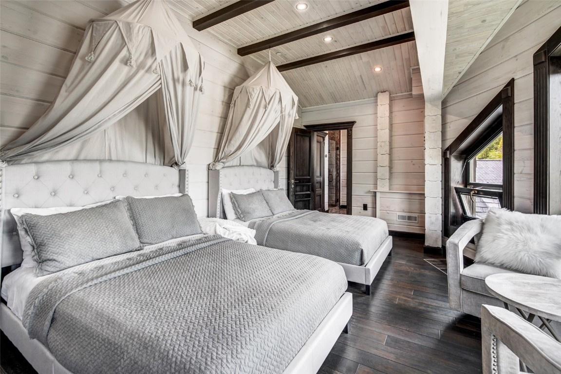 2446 Highlands DRIVE