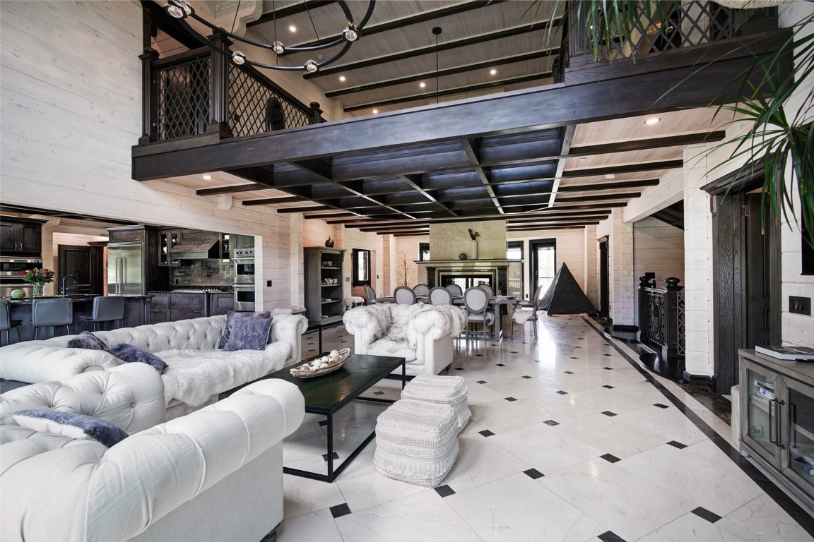 2446 Highlands DRIVE