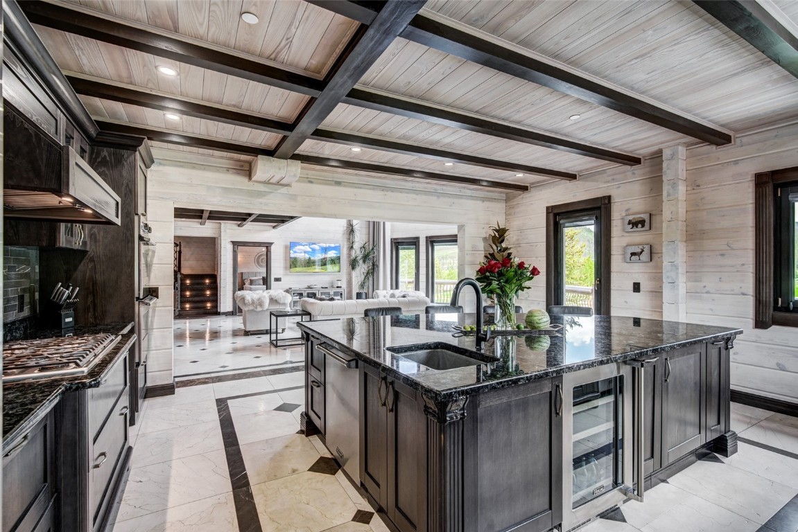 2446 Highlands DRIVE