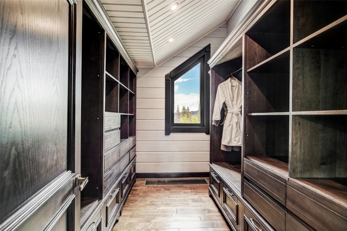 2446 Highlands DRIVE