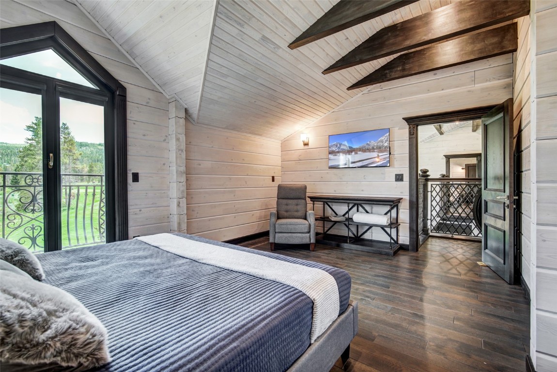 2446 Highlands DRIVE