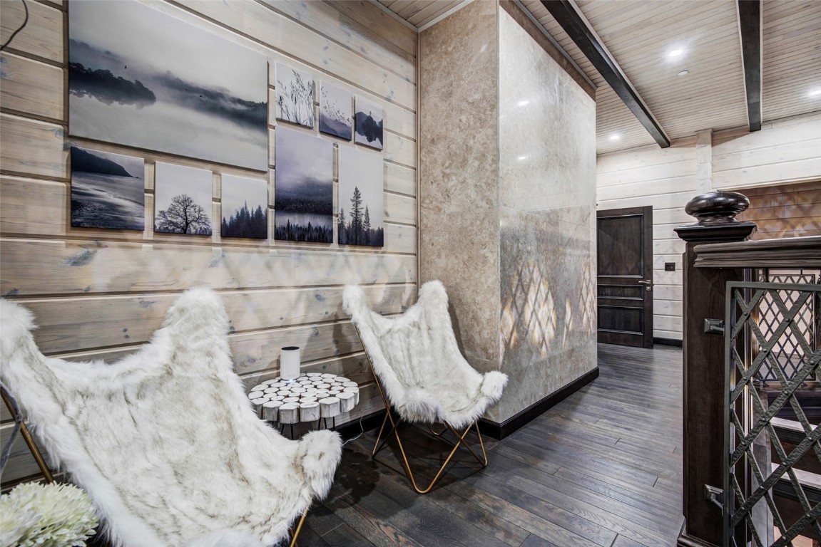 2446 Highlands DRIVE