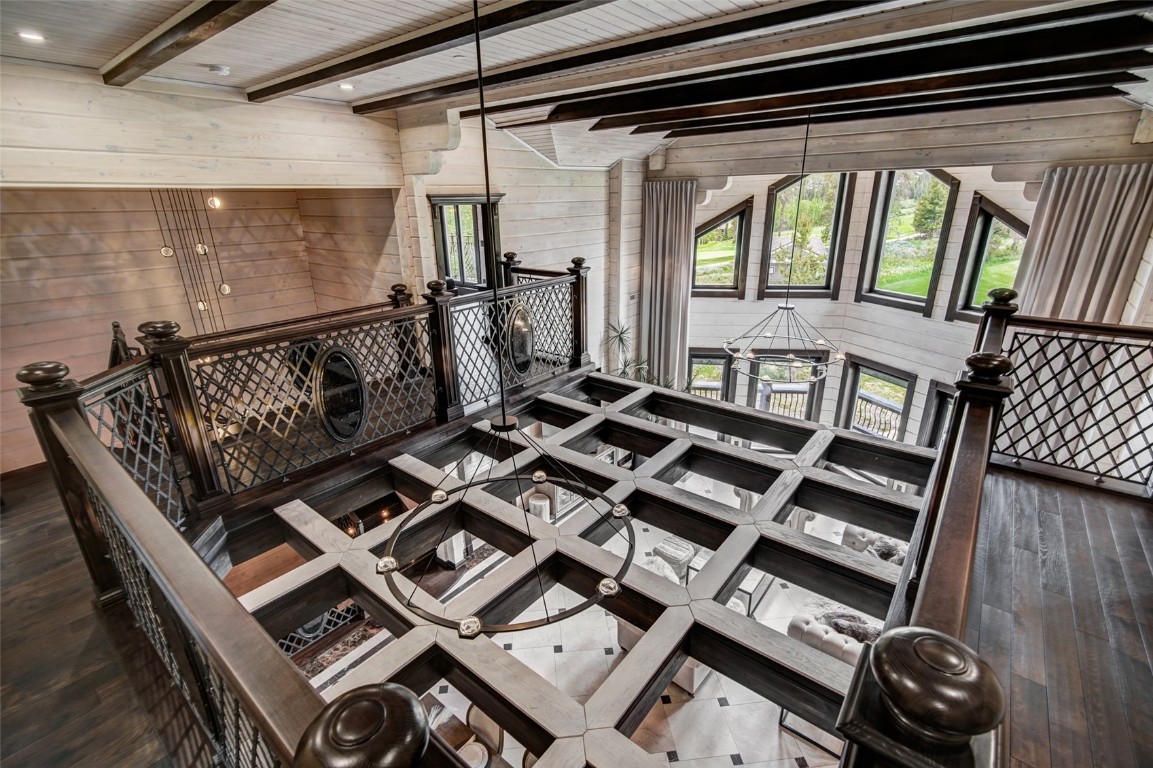 2446 Highlands DRIVE