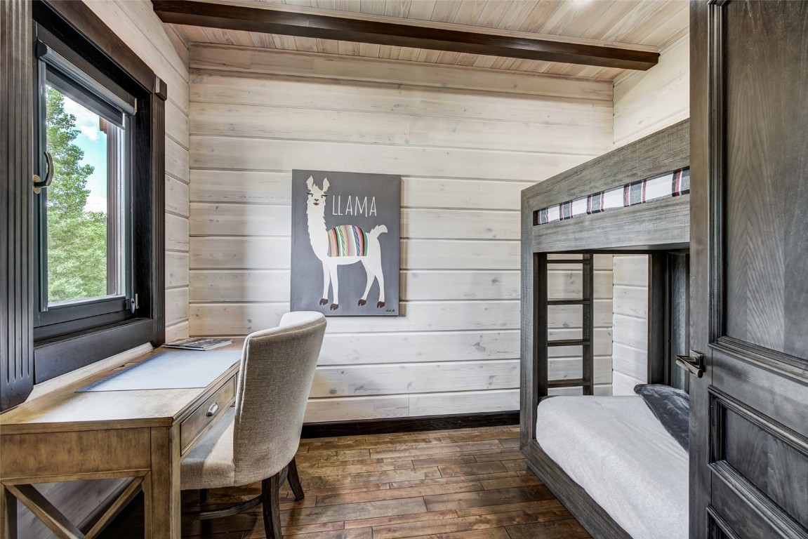 2446 Highlands DRIVE