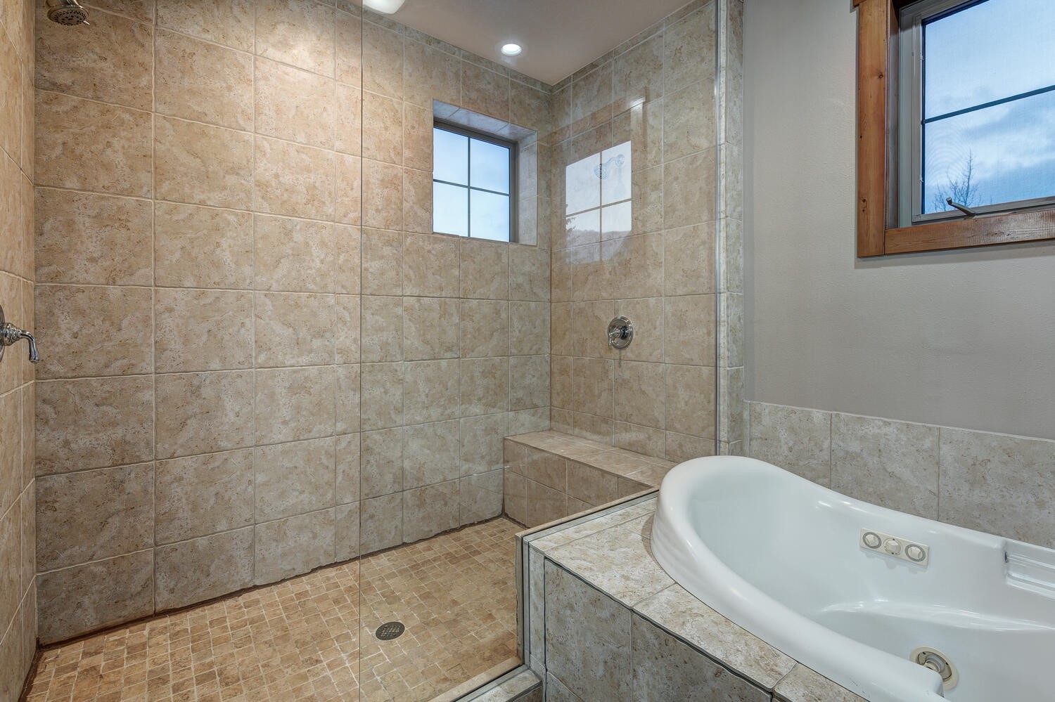 96 Sheppard CIRCLE