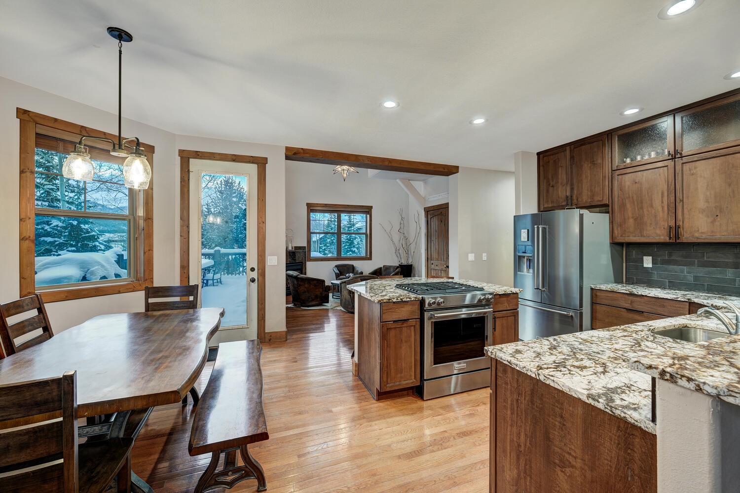 96 Sheppard CIRCLE